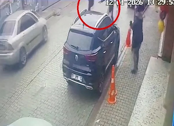 O veliden pes dedirten savunma! Öğretmeni önce darp etti sonra kurşun yağdırdı